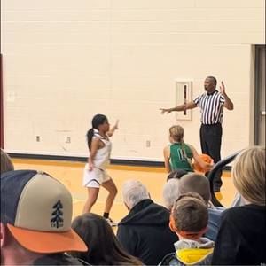 Meet your Posher, Hallie